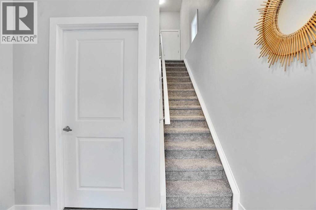 114 Crestridge Hill Sw, Calgary, Alberta  T3B 6L1 - Photo 3 - A2262259