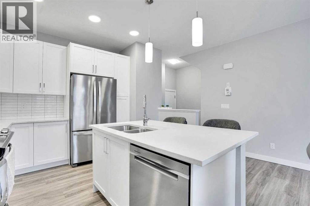 114 Crestridge Hill Sw, Calgary, Alberta  T3B 6L1 - Photo 6 - A2262259