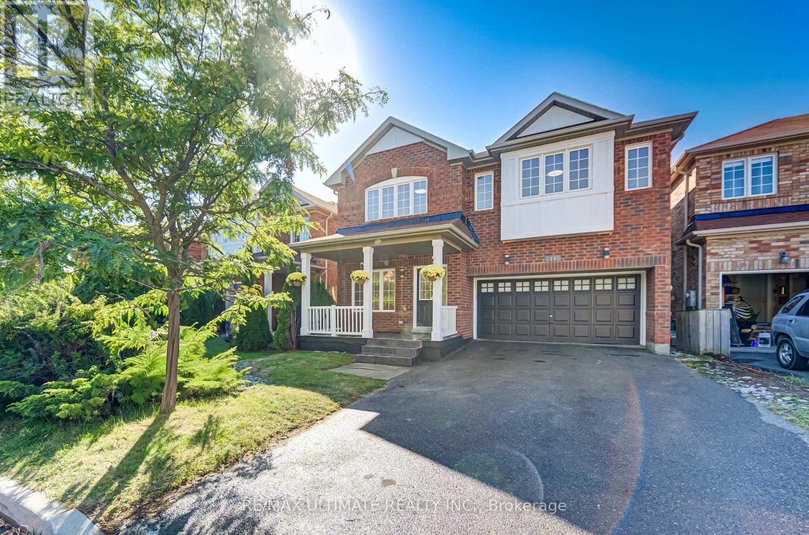 11 DRUM STREET, Whitchurch-Stouffville, Ontario