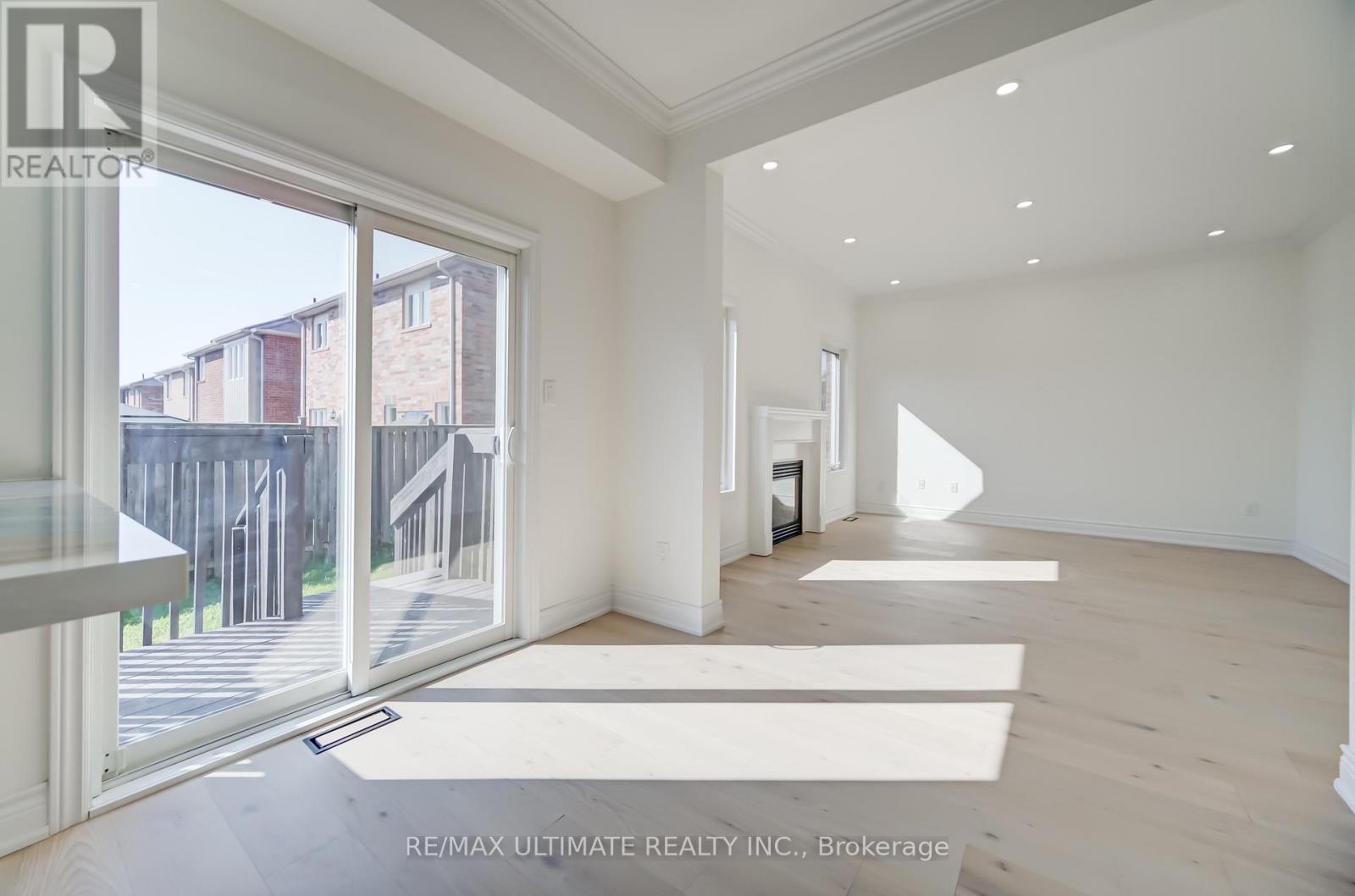 11 Drum Street, Whitchurch-Stouffville, Ontario  L4A 0N3 - Photo 10 - N12445960