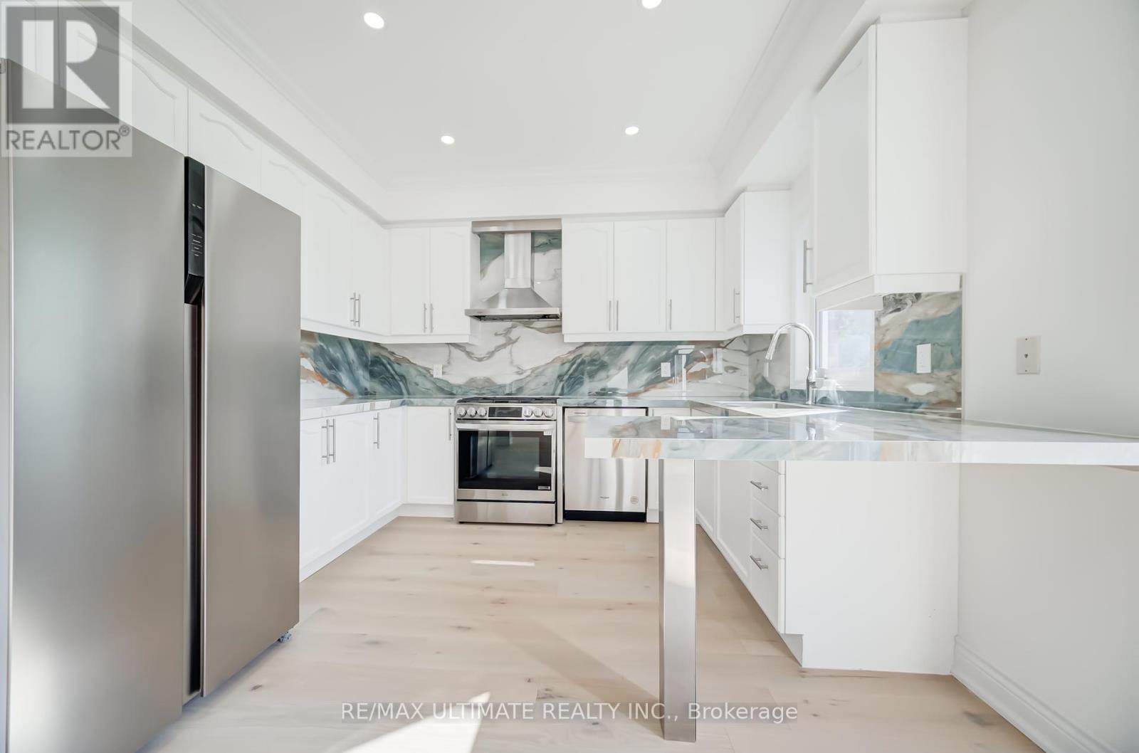 11 Drum Street, Whitchurch-Stouffville, Ontario  L4A 0N3 - Photo 6 - N12445960