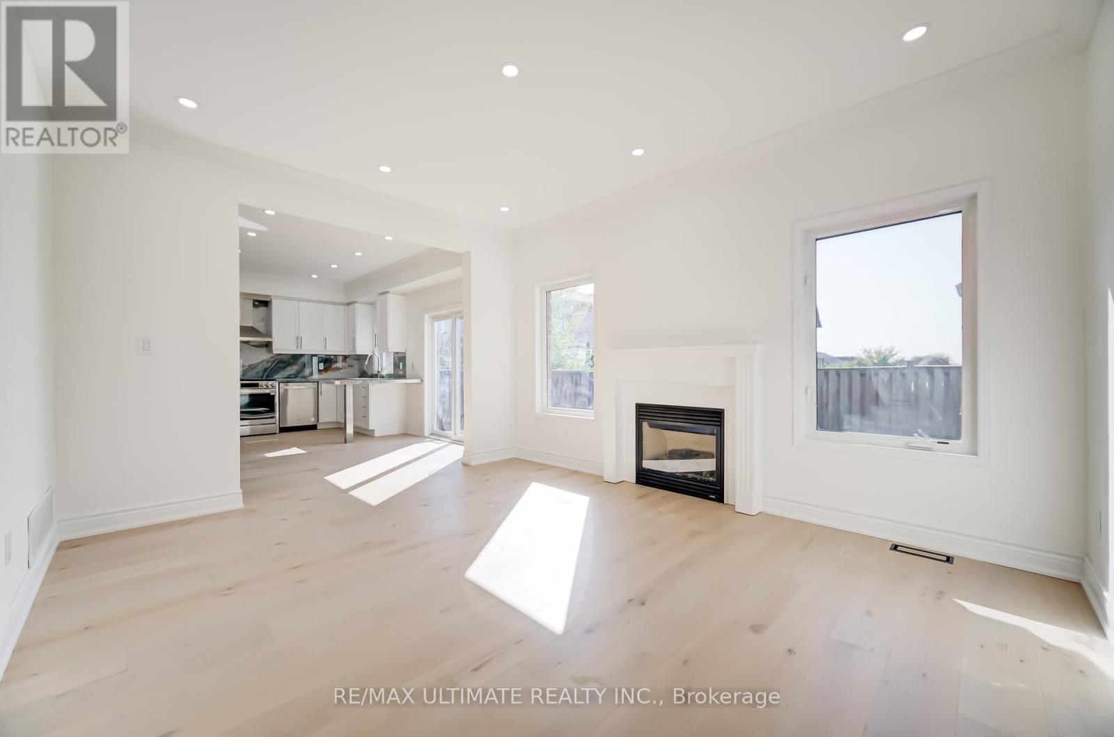 11 Drum Street, Whitchurch-Stouffville, Ontario  L4A 0N3 - Photo 8 - N12445960