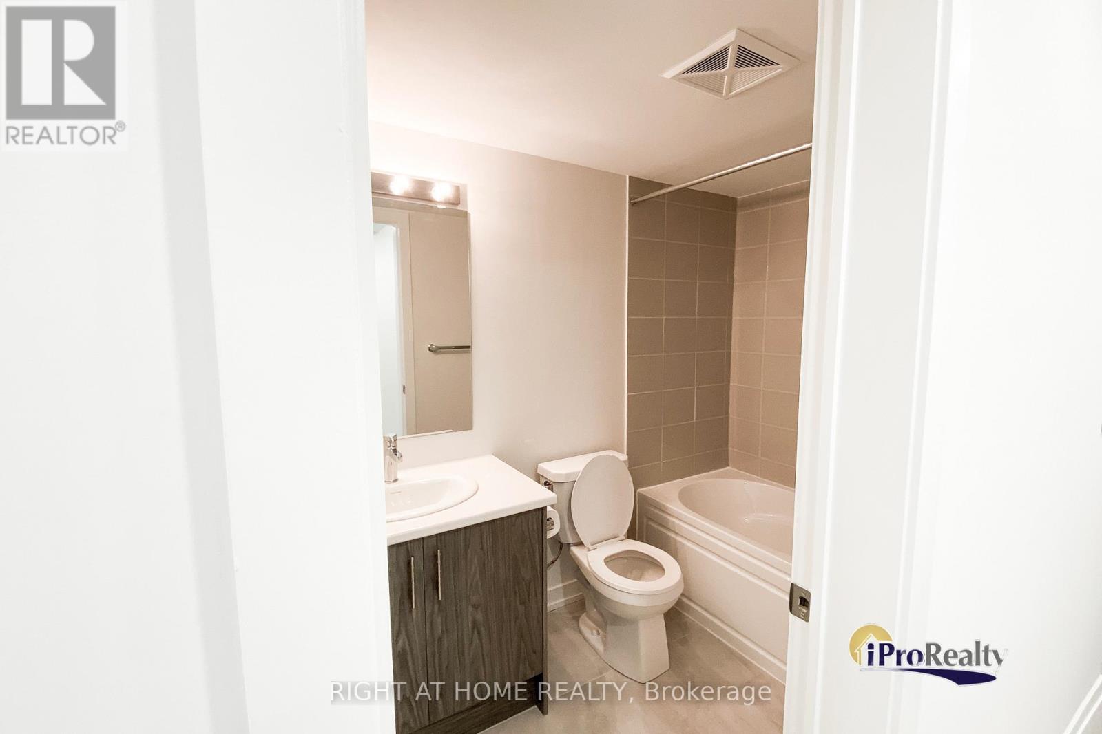 30 - 3550 Colonial Drive, Mississauga, Ontario  L5L 0C1 - Photo 11 - W12445959