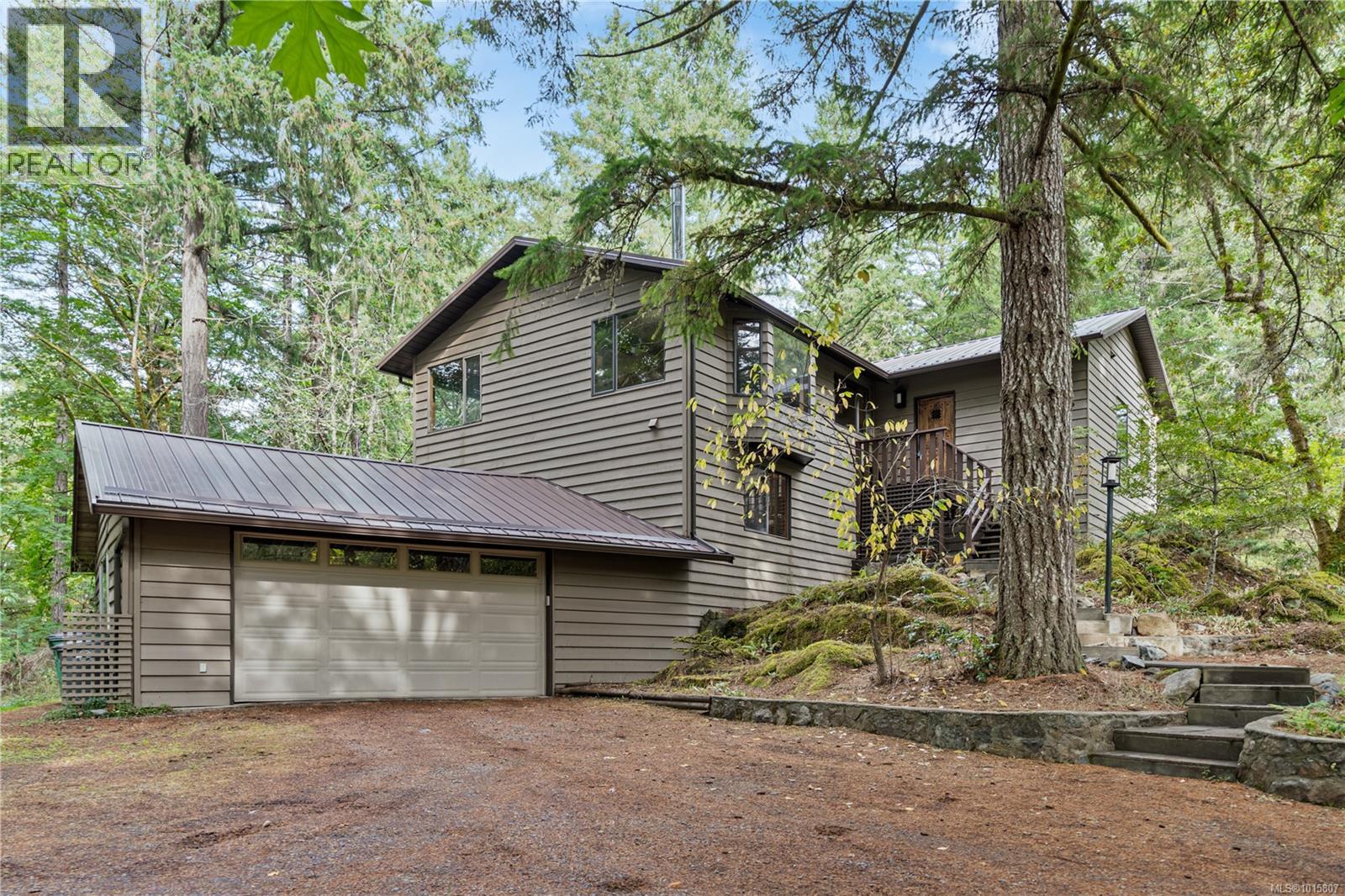 100 Viaduct Ave W, Saanich, British Columbia