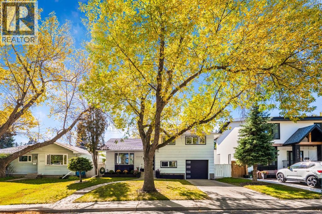 2539 Chicoutimi Drive Nw, Calgary, Alberta  T2L 0W4 - Photo 2 - A2261509