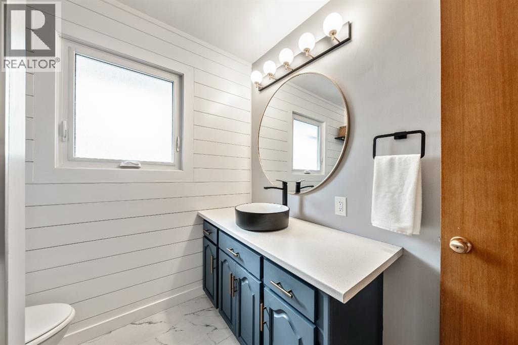 2539 Chicoutimi Drive Nw, Calgary, Alberta  T2L 0W4 - Photo 26 - A2261509