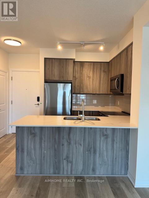 803 - 15 Watergarden Drive, Mississauga, Ontario  L5R 0H4 - Photo 3 - W12444501