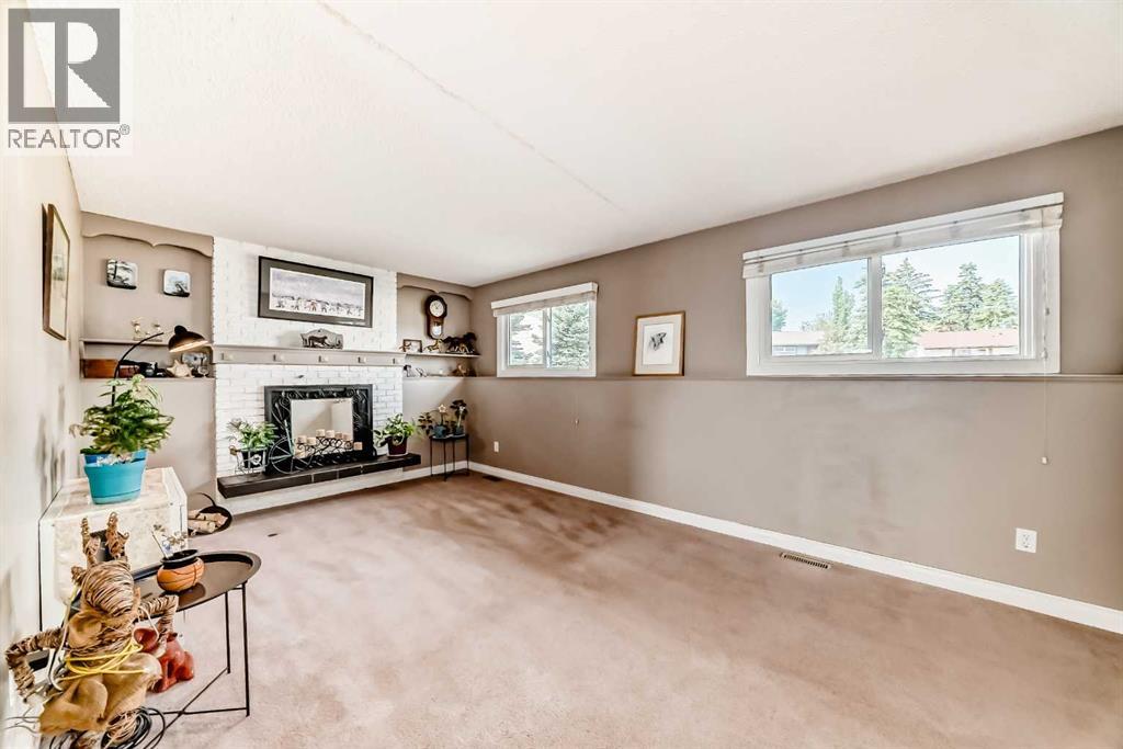 32 Radcliffe Bay Se, Calgary, Alberta  T2A 6B3 - Photo 27 - A2242030
