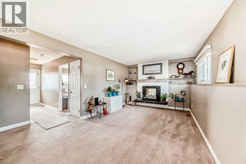 32 Radcliffe Bay Se, Calgary, Alberta  T2A 6B3 - Photo 29 - A2242030