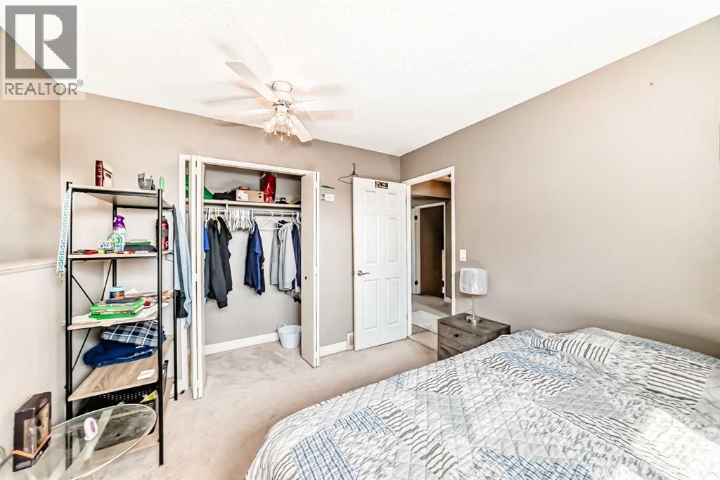 32 Radcliffe Bay Se, Calgary, Alberta  T2A 6B3 - Photo 33 - A2242030
