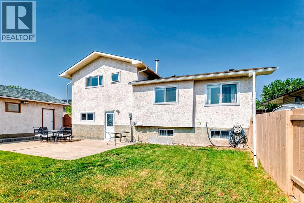 32 Radcliffe Bay Se, Calgary, Alberta  T2A 6B3 - Photo 45 - A2242030