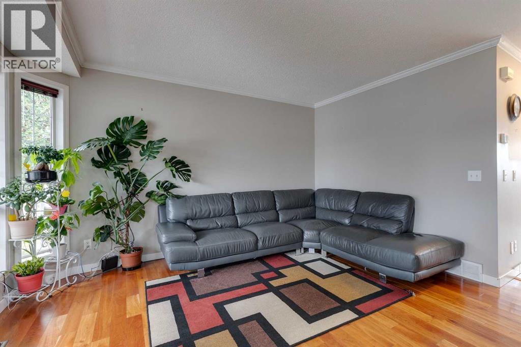 2 Hidden Hills Terrace Nw, Calgary, Alberta  T3A 6E1 - Photo 5 - A2255432