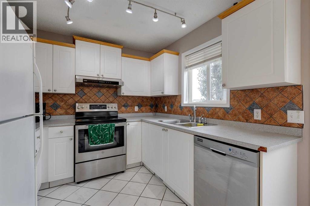 2 Hidden Hills Terrace Nw, Calgary, Alberta  T3A 6E1 - Photo 9 - A2255432