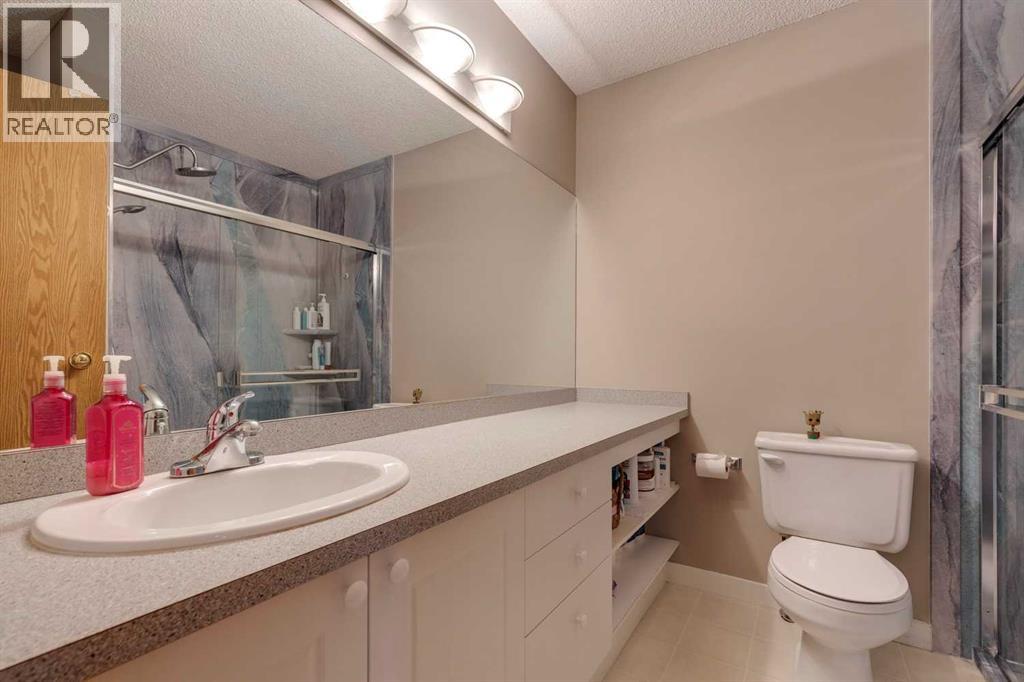 2 Hidden Hills Terrace Nw, Calgary, Alberta  T3A 6E1 - Photo 23 - A2255432