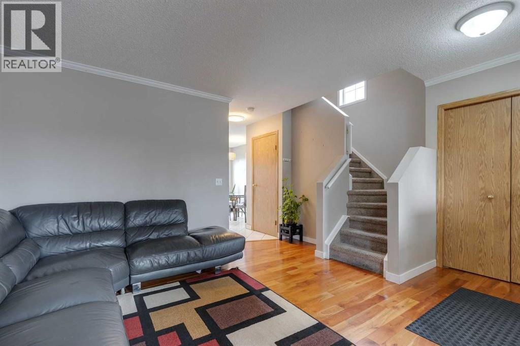 2 Hidden Hills Terrace Nw, Calgary, Alberta  T3A 6E1 - Photo 7 - A2255432