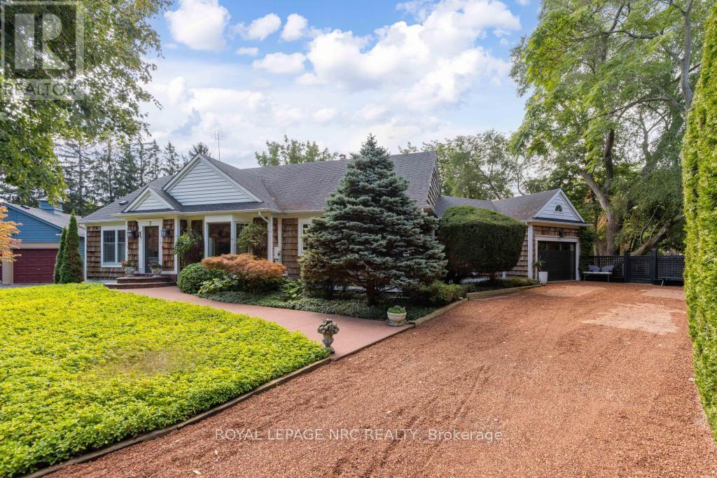 7 Christopher Street, Niagara-On-The-Lake, Ontario  L0S 1J0 - Photo 1 - X12445970