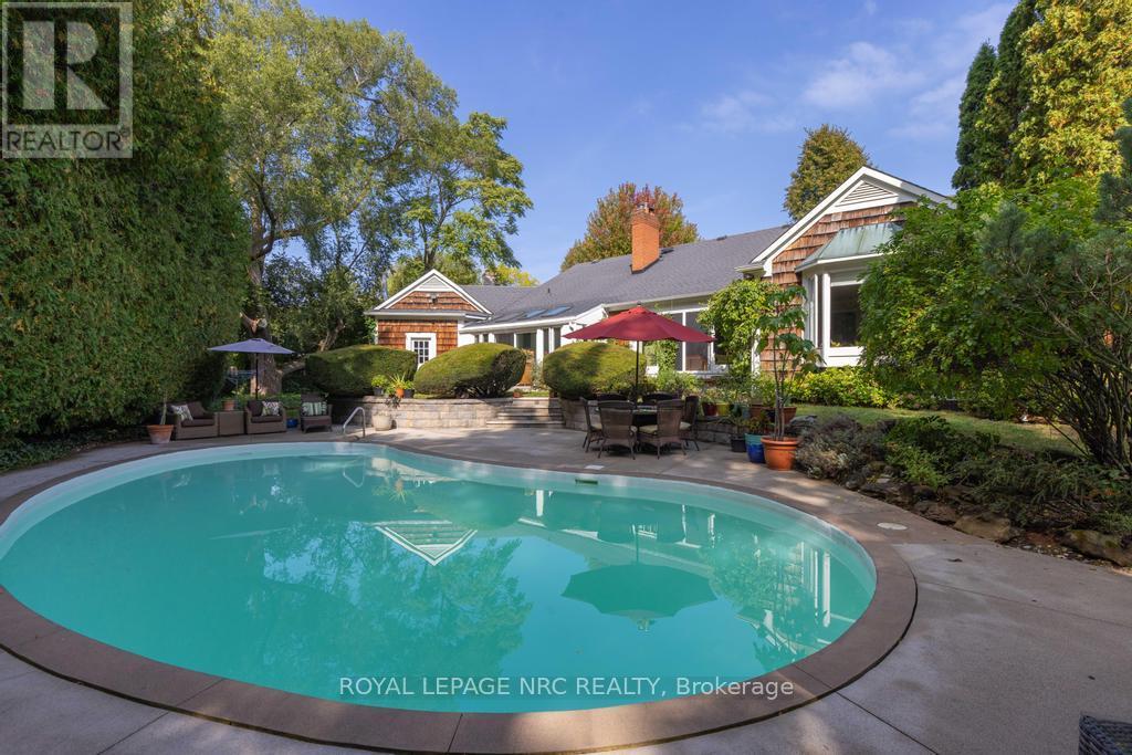 7 Christopher Street, Niagara-On-The-Lake, Ontario  L0S 1J0 - Photo 38 - X12445970