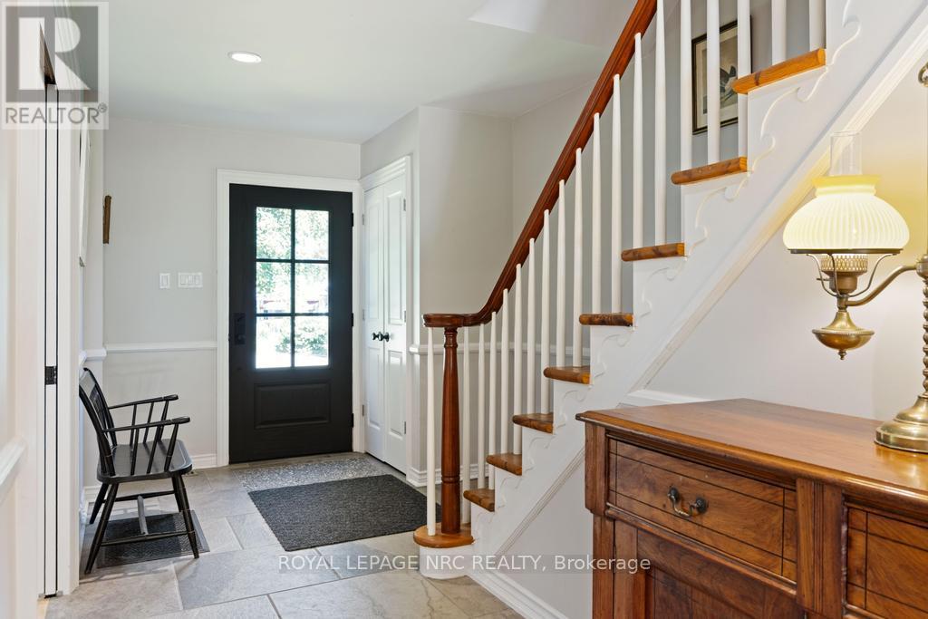 7 Christopher Street, Niagara-On-The-Lake, Ontario  L0S 1J0 - Photo 5 - X12445970
