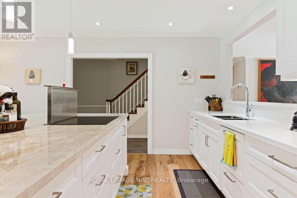7 Christopher Street, Niagara-On-The-Lake, Ontario  L0S 1J0 - Photo 7 - X12445970