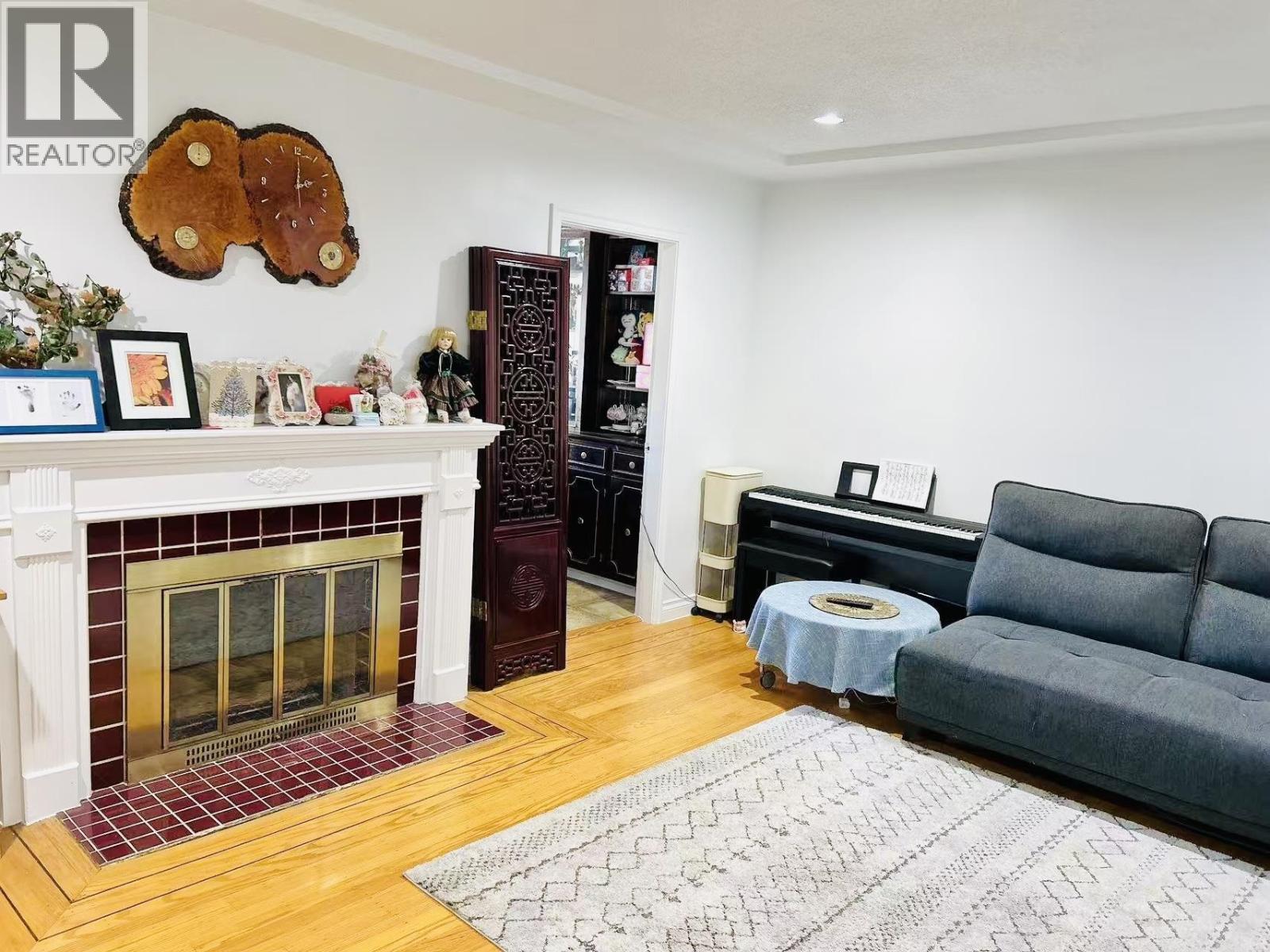 1038 Seventh Avenue, New Westminster, British Columbia  V3M 2J5 - Photo 5 - R3055280