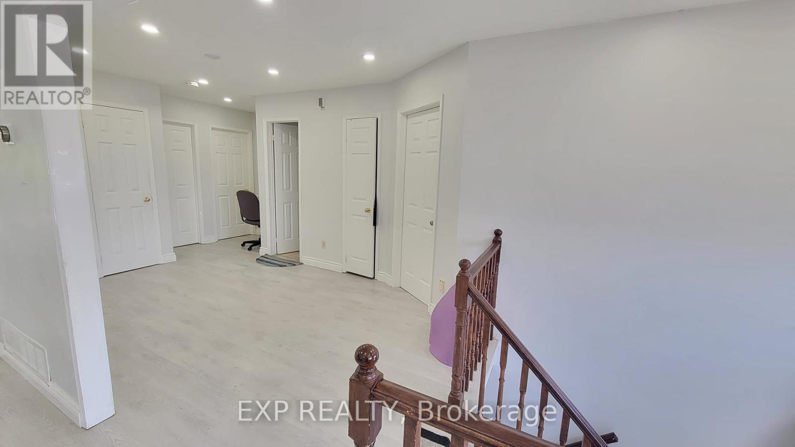 22 Engel Crescent, Barrie, Ontario  L4N 6K5 - Photo 12 - S12445966