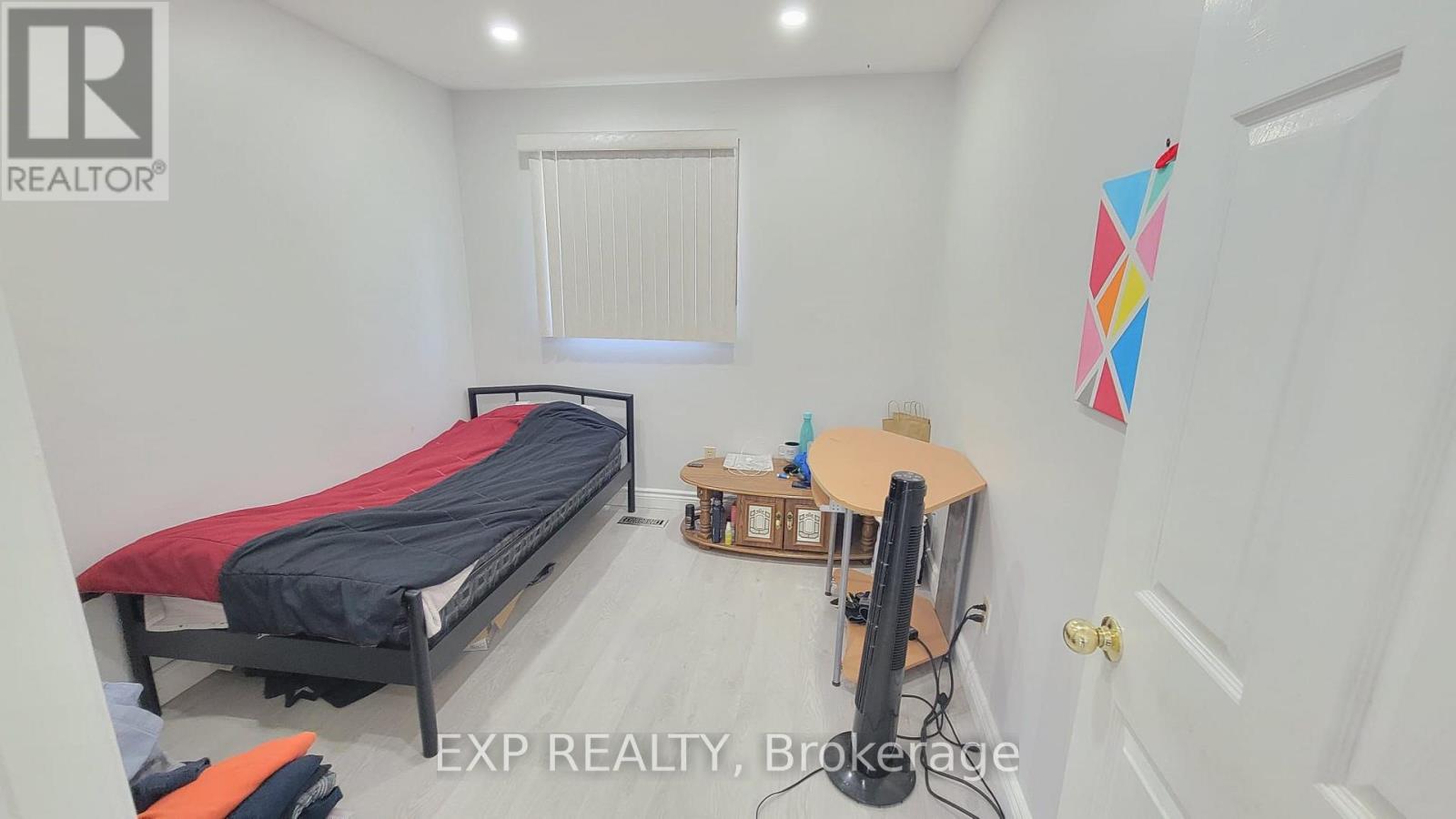 22 Engel Crescent, Barrie, Ontario  L4N 6K5 - Photo 5 - S12445966