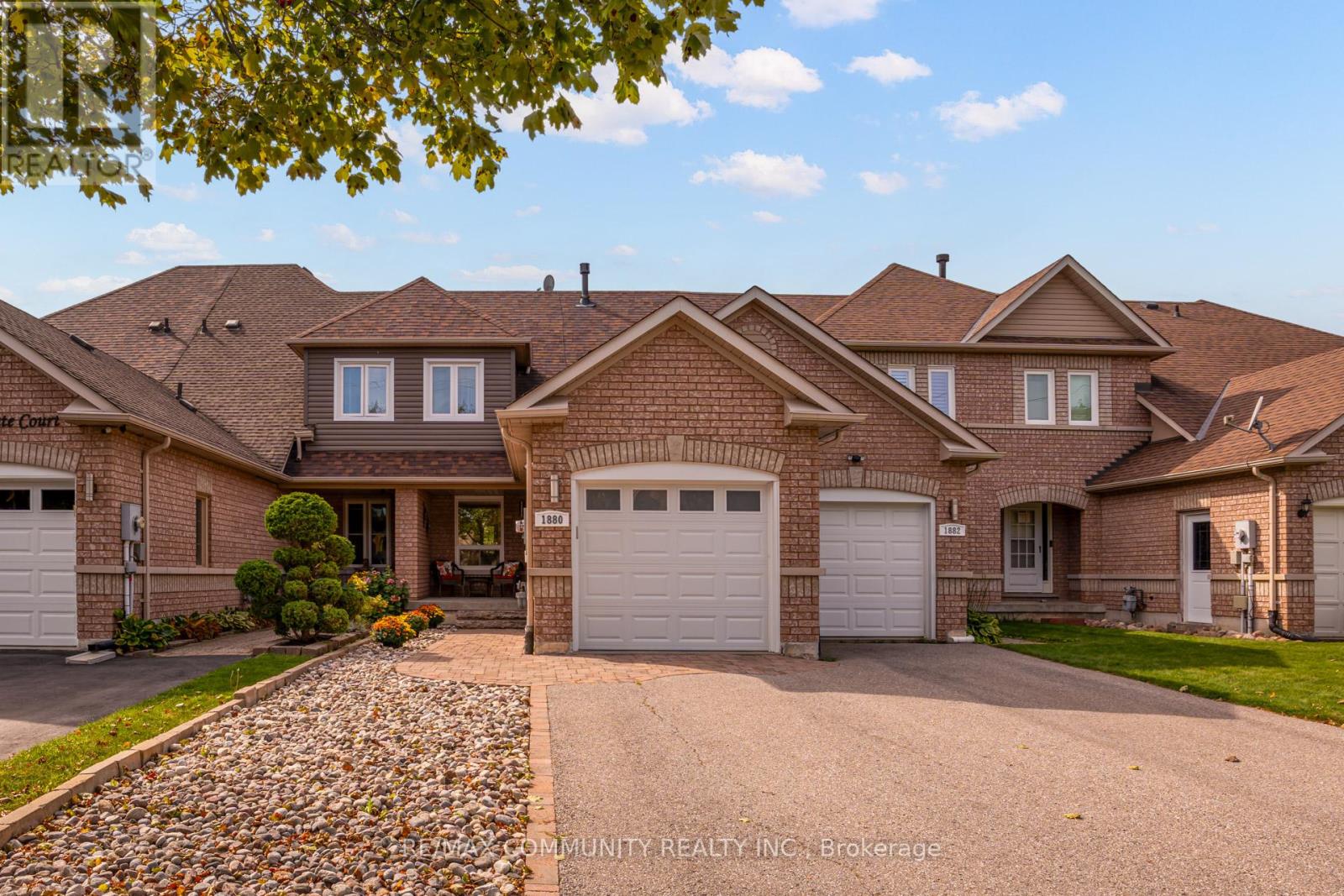 1880 WOODGATE COURT, Oshawa, Ontario