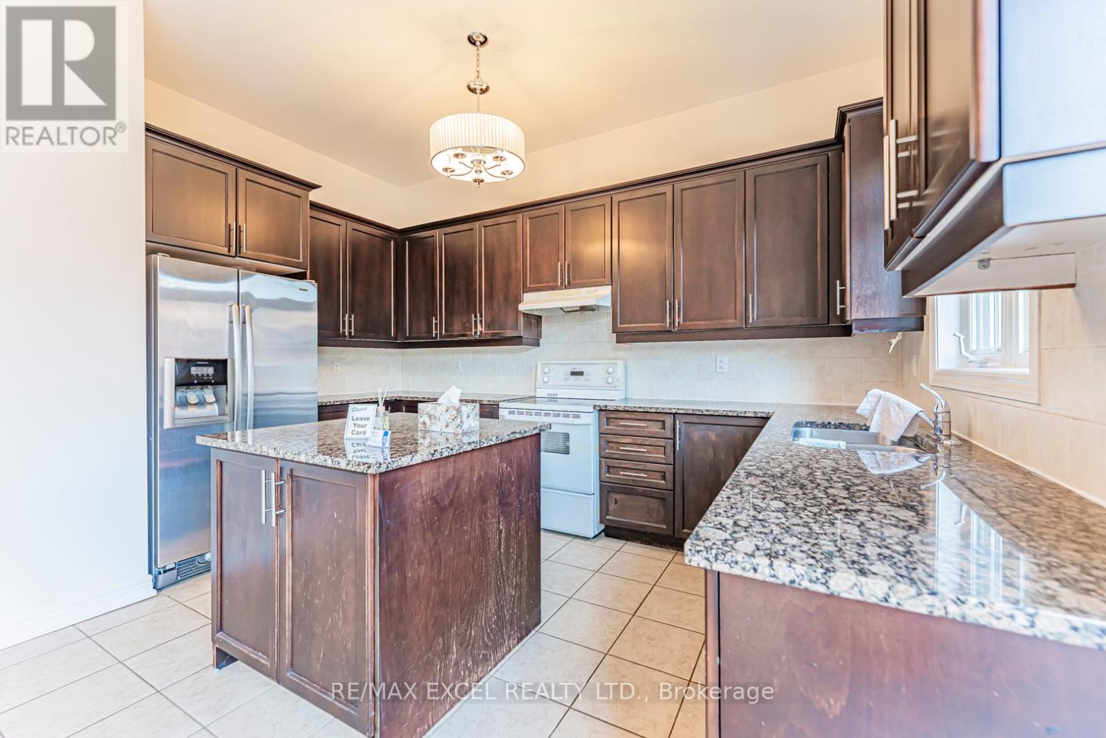 127 Alpaca Drive, Richmond Hill, Ontario  L4E 0R2 - Photo 10 - N12443175