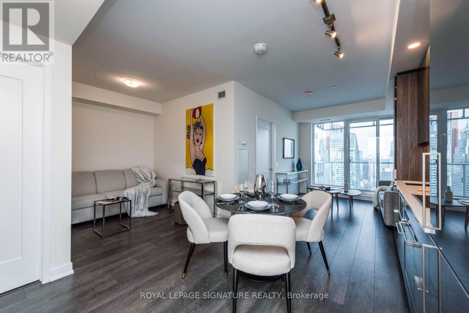 <div class="slider-price">$2,850 Monthly</div><p>5306 - 28 Freeland Street, Toronto, Ontario</p>
