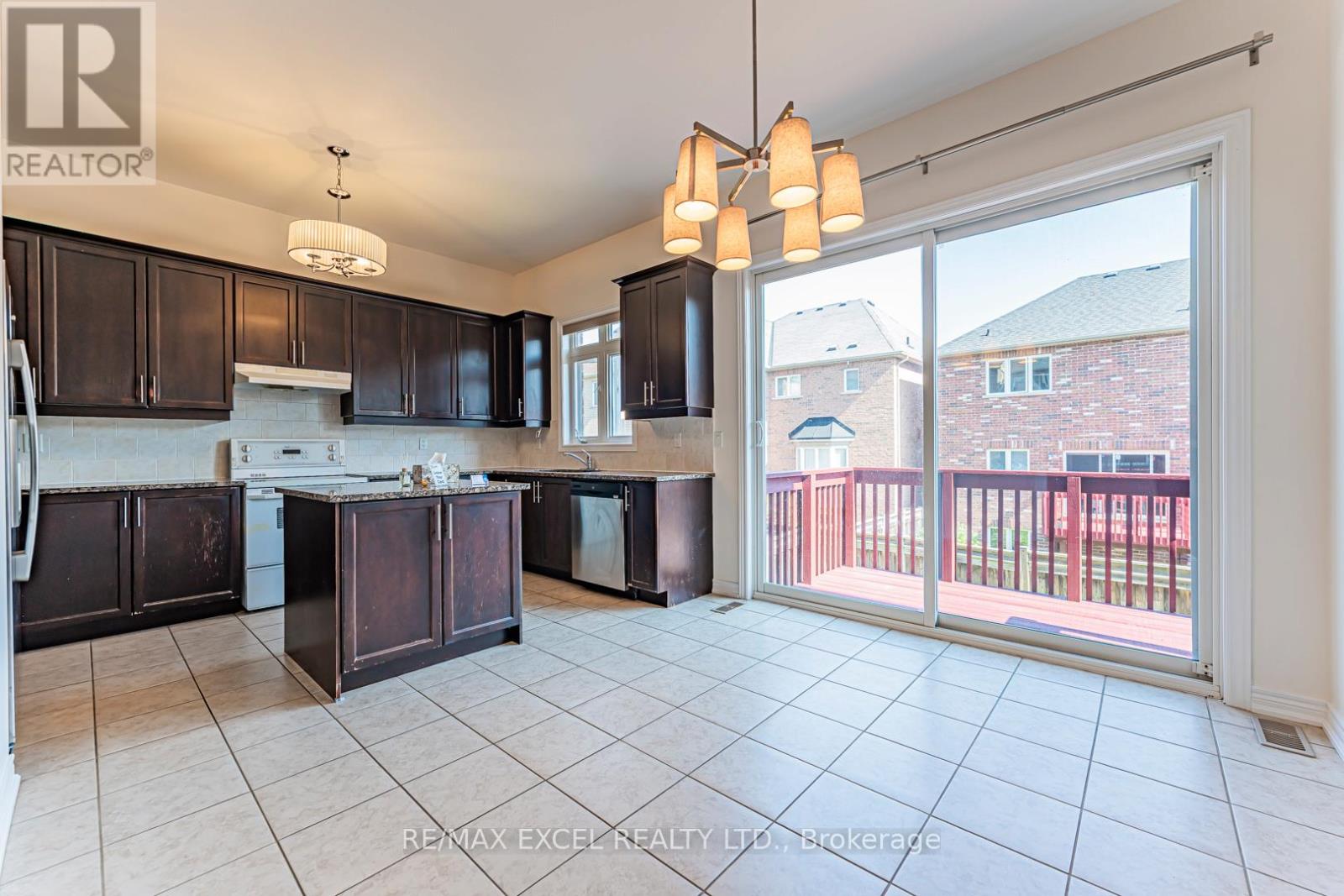 127 Alpaca Drive, Richmond Hill, Ontario  L4E 0R2 - Photo 14 - N12443175