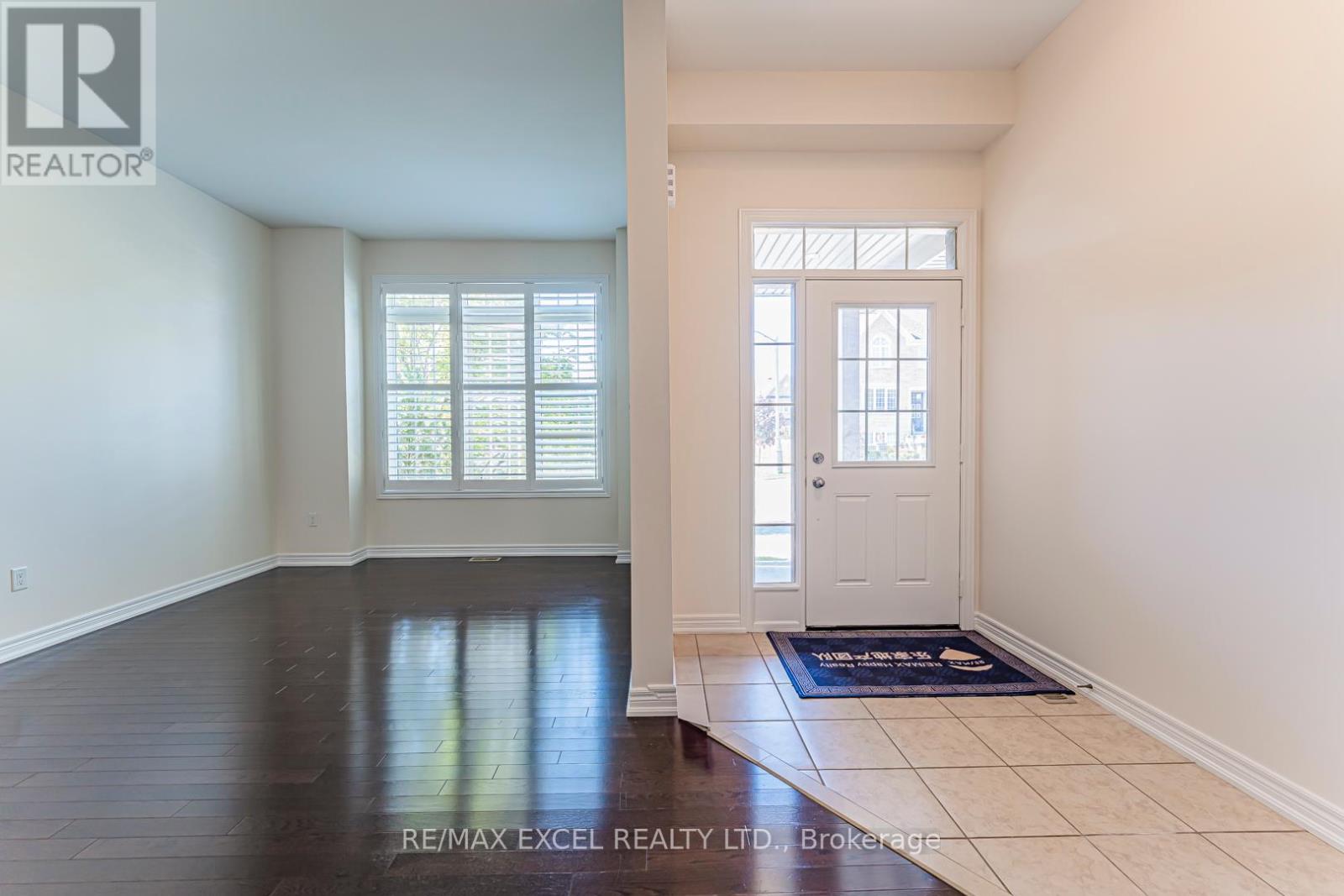 127 Alpaca Drive, Richmond Hill, Ontario  L4E 0R2 - Photo 3 - N12443175