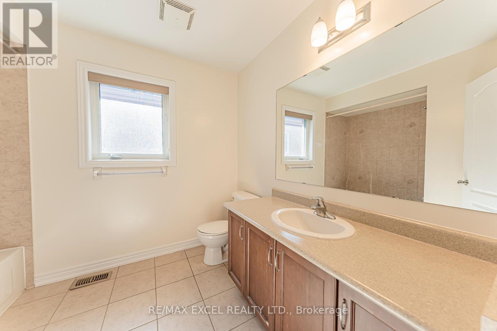 127 Alpaca Drive, Richmond Hill, Ontario  L4E 0R2 - Photo 35 - N12443175