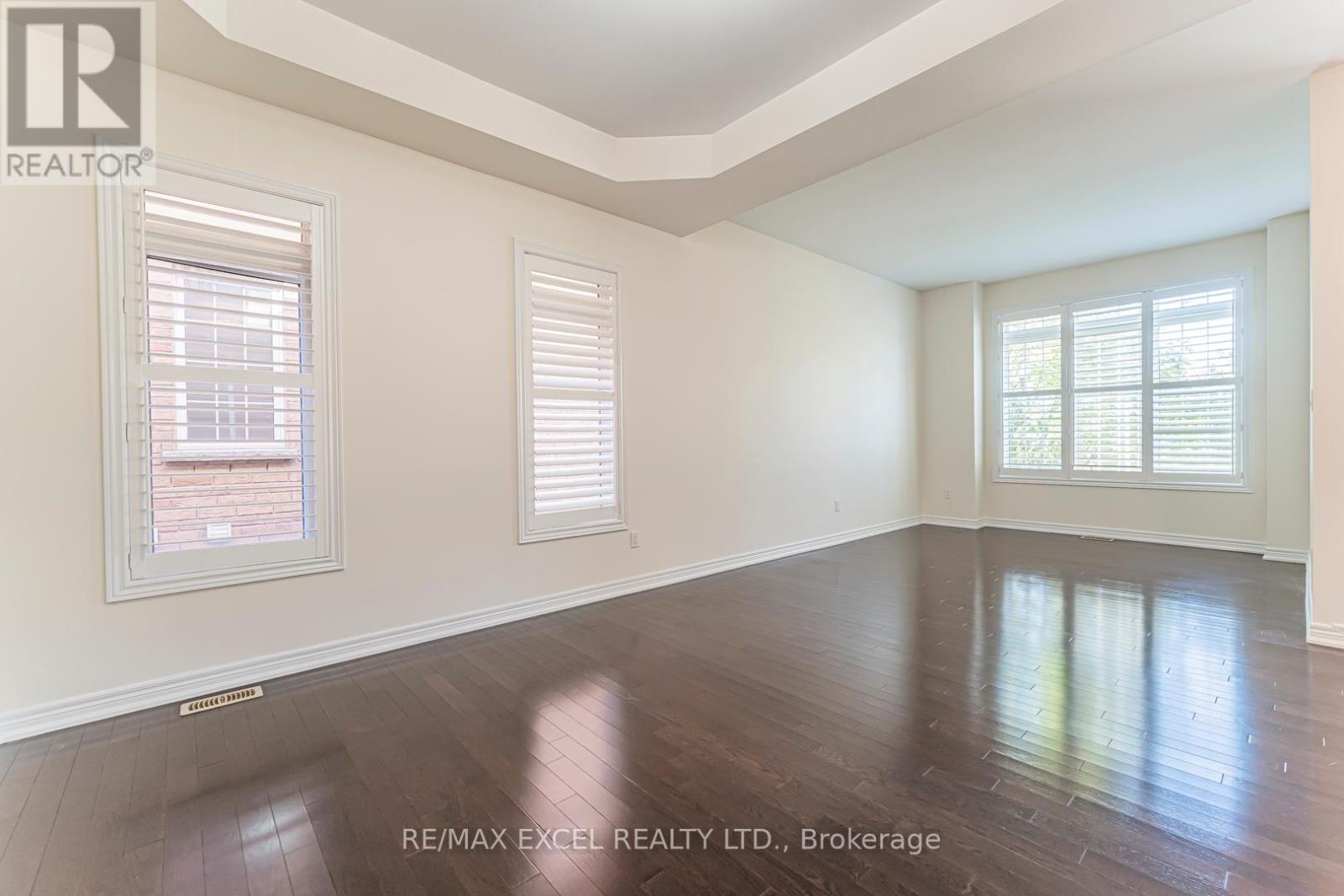 127 Alpaca Drive, Richmond Hill, Ontario  L4E 0R2 - Photo 5 - N12443175