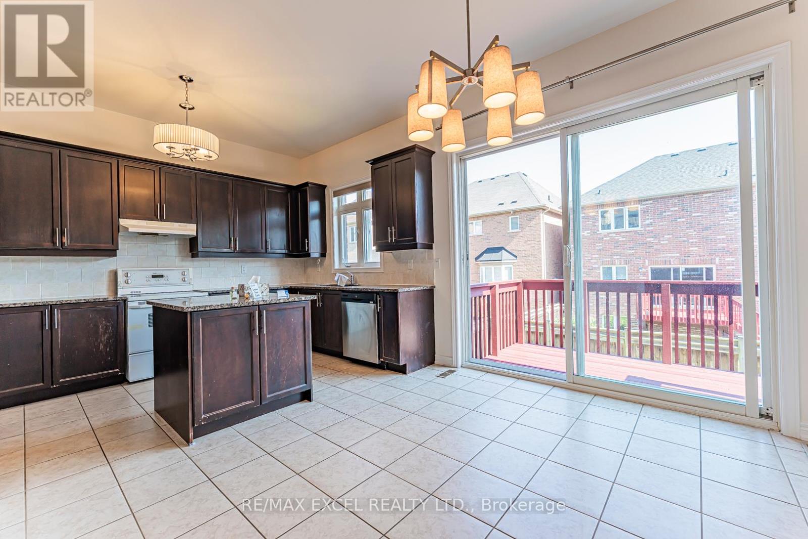 127 Alpaca Drive, Richmond Hill, Ontario  L4E 0R2 - Photo 8 - N12443175