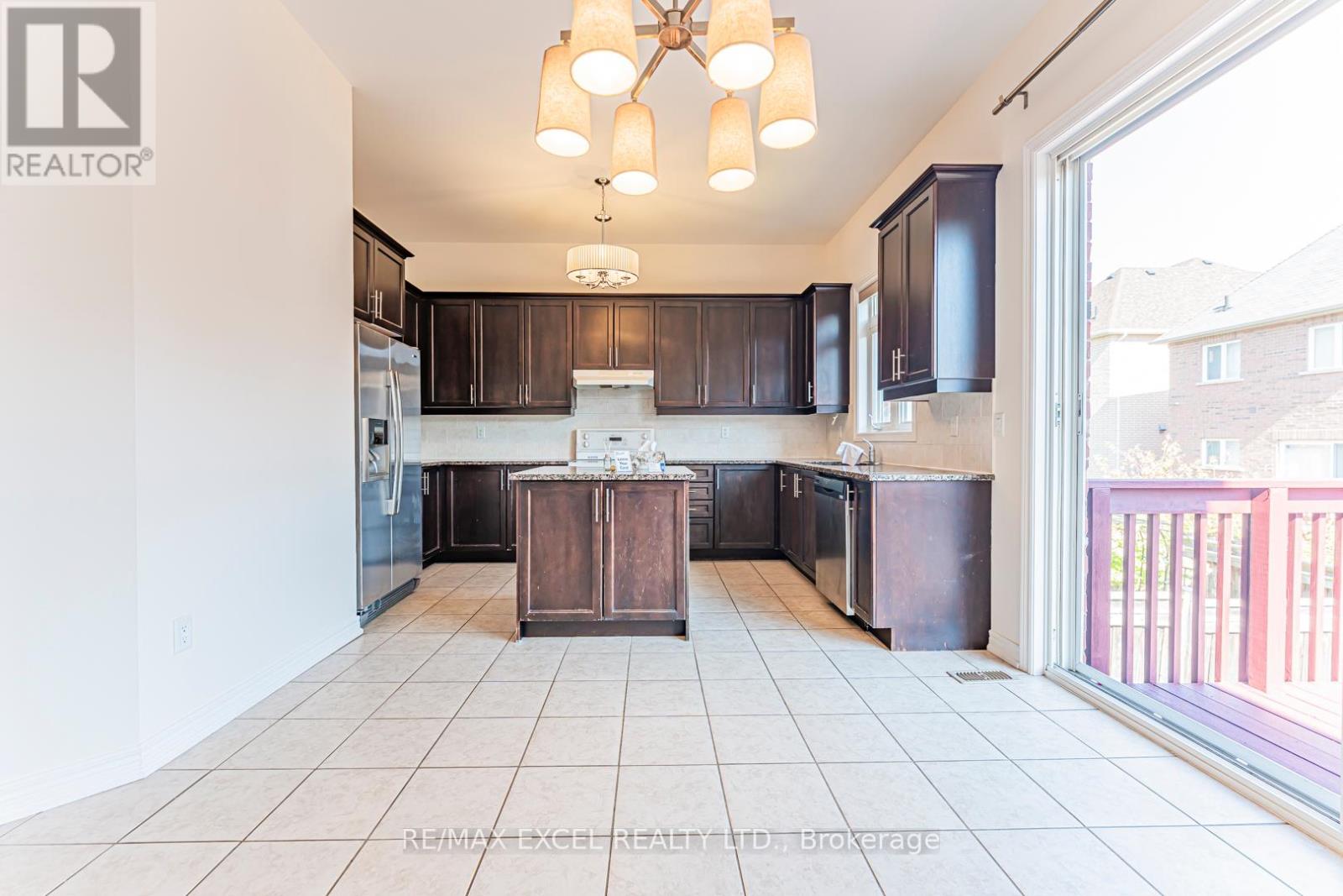 127 Alpaca Drive, Richmond Hill, Ontario  L4E 0R2 - Photo 9 - N12443175