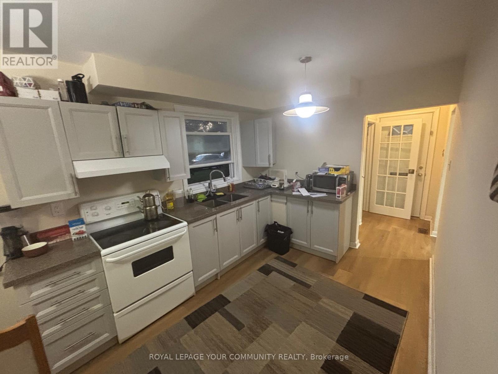 28 Rockport Crescent, Richmond Hill, Ontario  L4C 2L6 - Photo 4 - N12444748