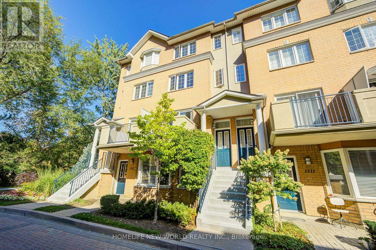 1313 - 28 SOMMERSET WAY, Toronto, Ontario