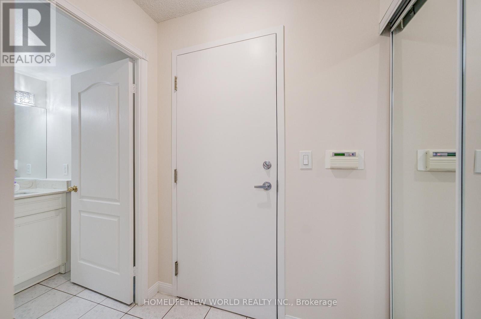 1313 - 28 Sommerset Way, Toronto (Willowdale East), Ontario  M2N 6W7 - Photo 46 - C12445974