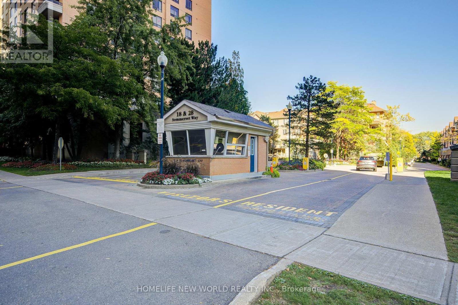 1313 - 28 Sommerset Way, Toronto (Willowdale East), Ontario  M2N 6W7 - Photo 49 - C12445974
