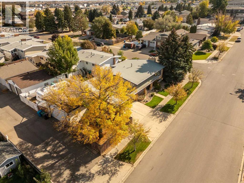 2115 40 Street S, Lethbridge, Alberta  T1K 4Z4 - Photo 2 - A2262228
