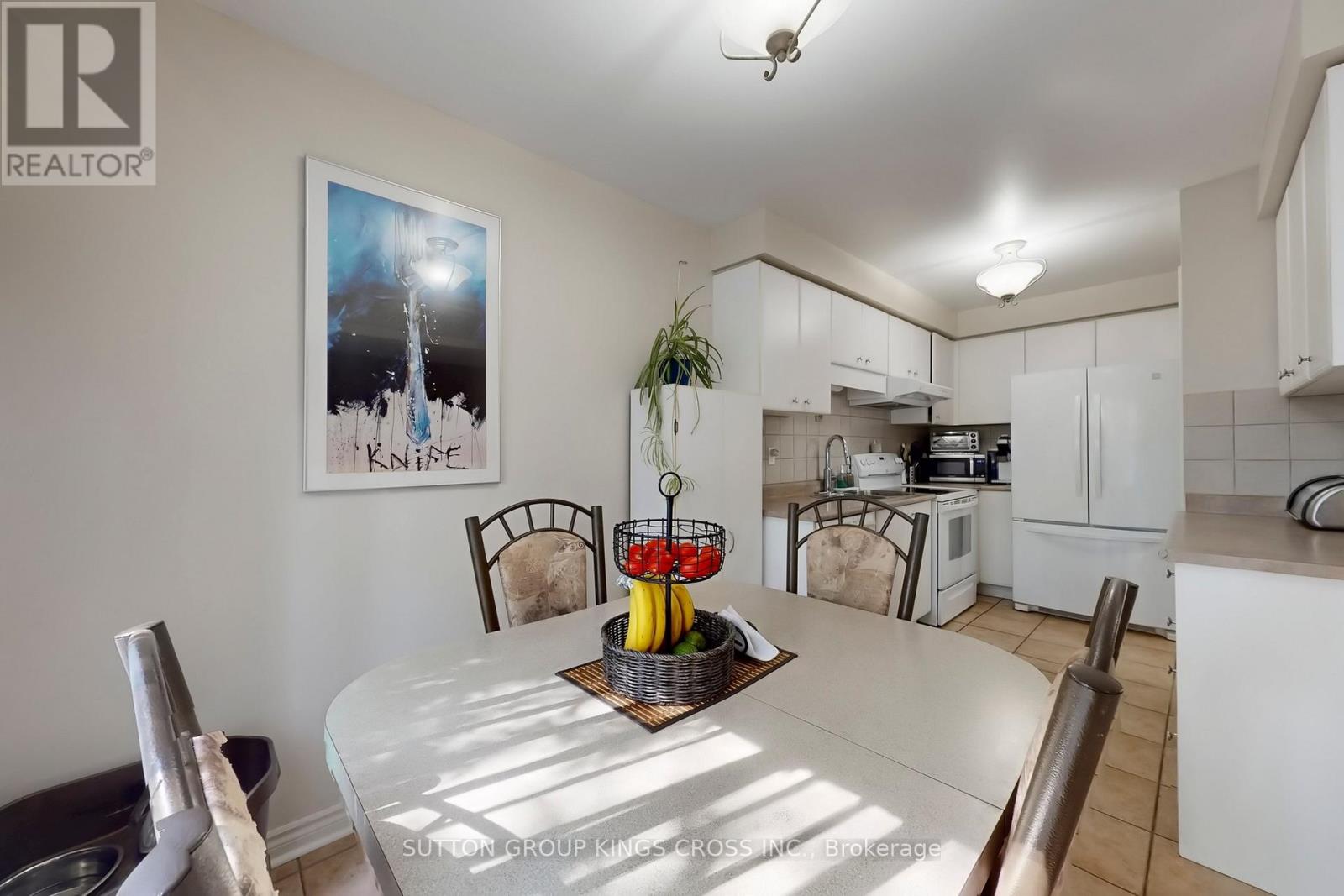 63 Mistleflower Court, Richmond Hill, Ontario  L4E 3T9 - Photo 10 - N12445975
