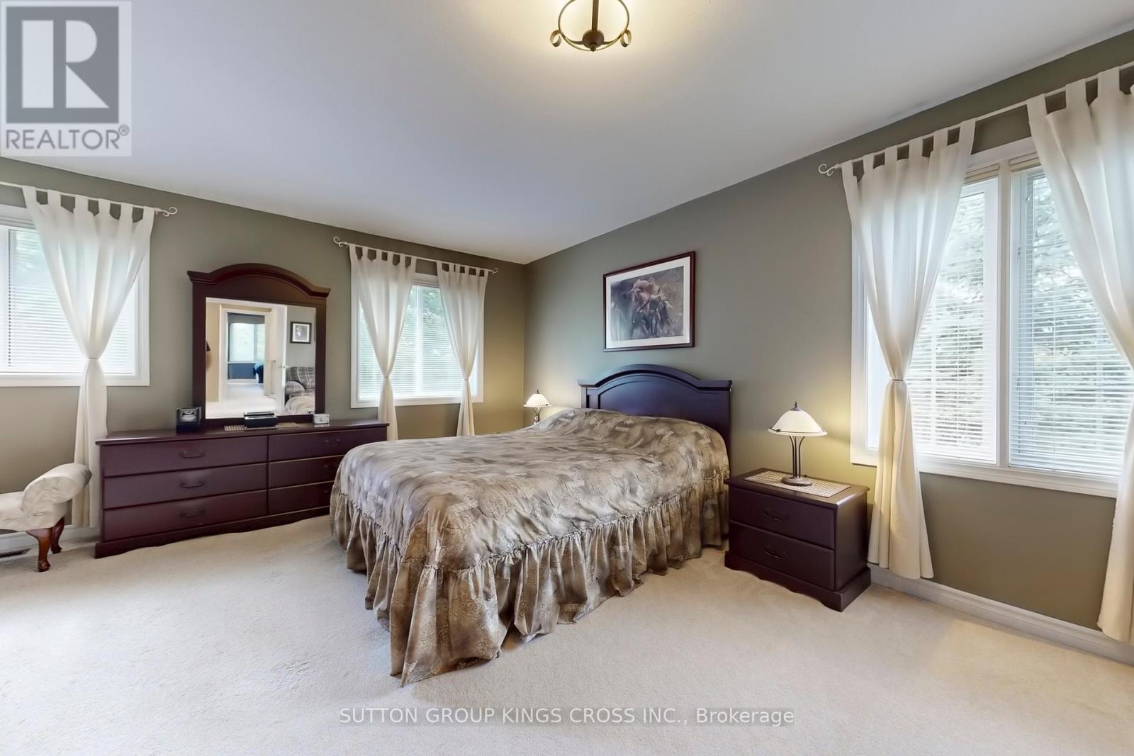 63 Mistleflower Court, Richmond Hill, Ontario  L4E 3T9 - Photo 11 - N12445975