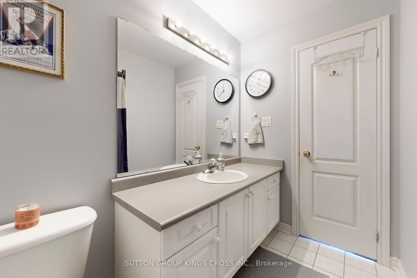 63 Mistleflower Court, Richmond Hill, Ontario  L4E 3T9 - Photo 14 - N12445975