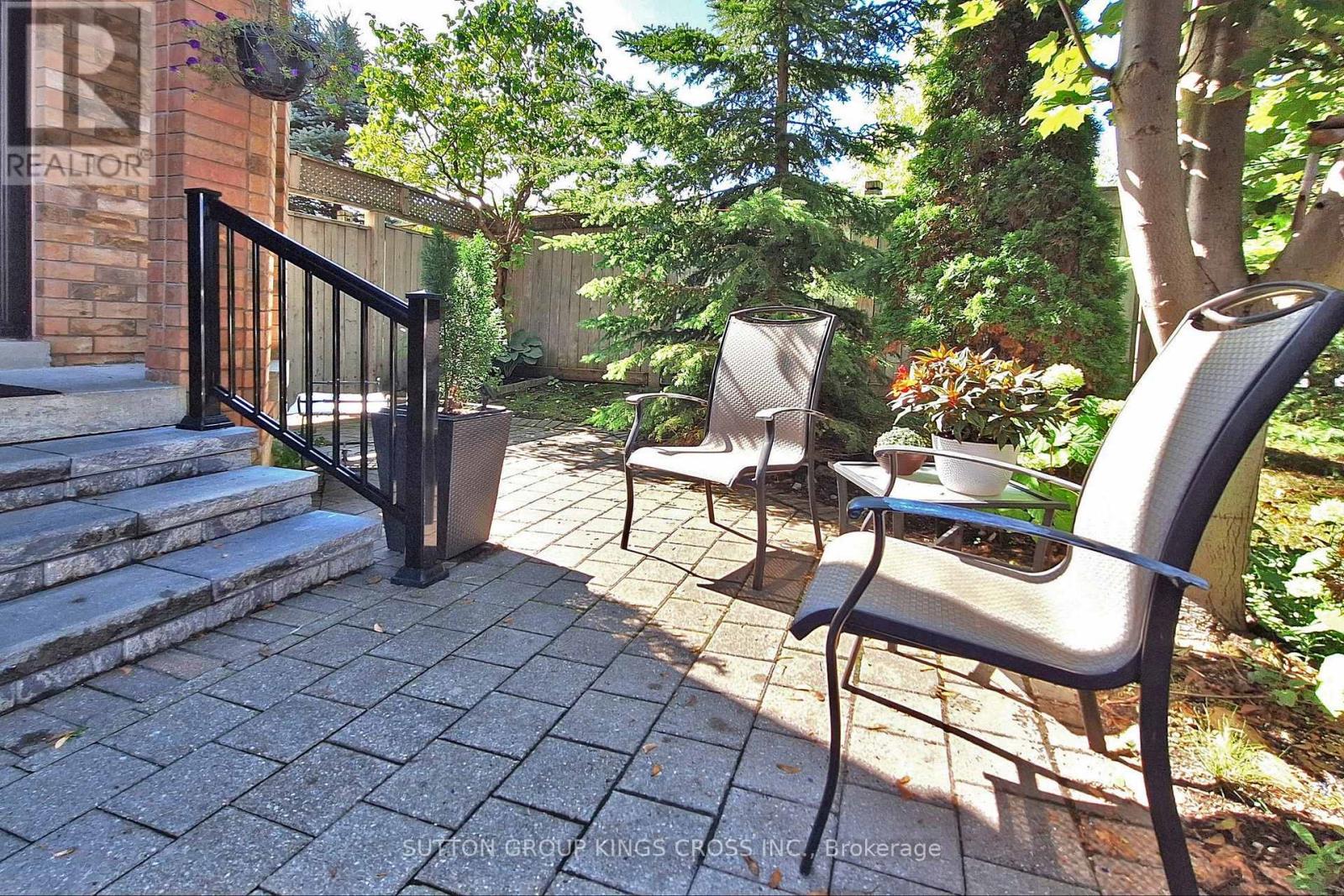 63 Mistleflower Court, Richmond Hill, Ontario  L4E 3T9 - Photo 3 - N12445975