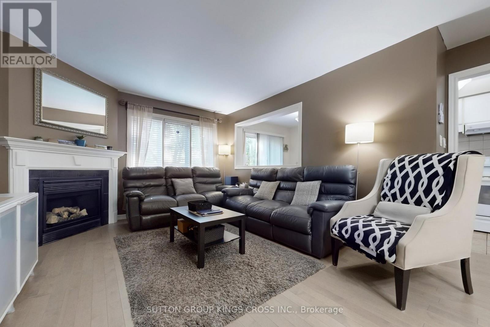 63 Mistleflower Court, Richmond Hill, Ontario  L4E 3T9 - Photo 4 - N12445975