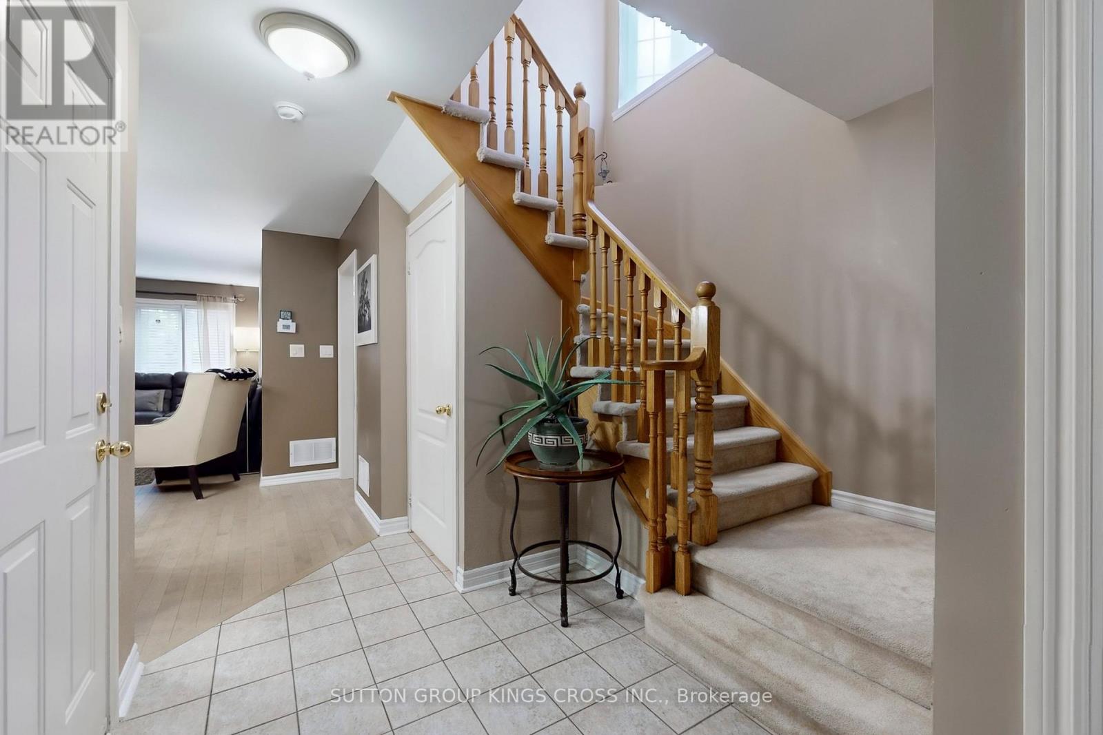 63 Mistleflower Court, Richmond Hill, Ontario  L4E 3T9 - Photo 7 - N12445975