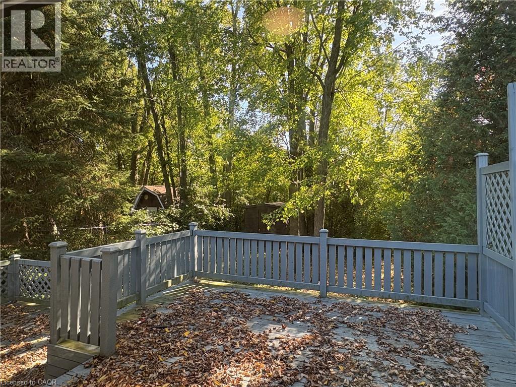 551 Fallingbrook Drive, Waterloo, Ontario  N2L 4N2 - Photo 14 - 40776074