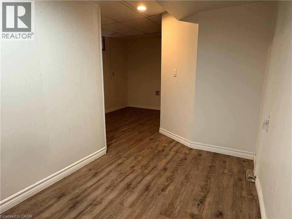551 Fallingbrook Drive, Waterloo, Ontario  N2L 4N2 - Photo 21 - 40776074