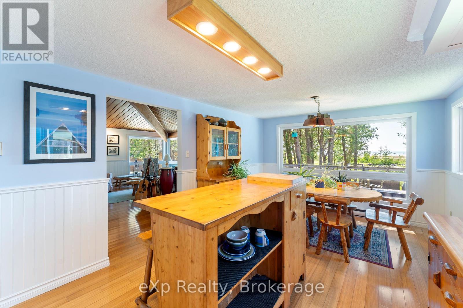 329 Bay Street, South Bruce Peninsula, Ontario  N0H 2T0 - Photo 11 - X12445985