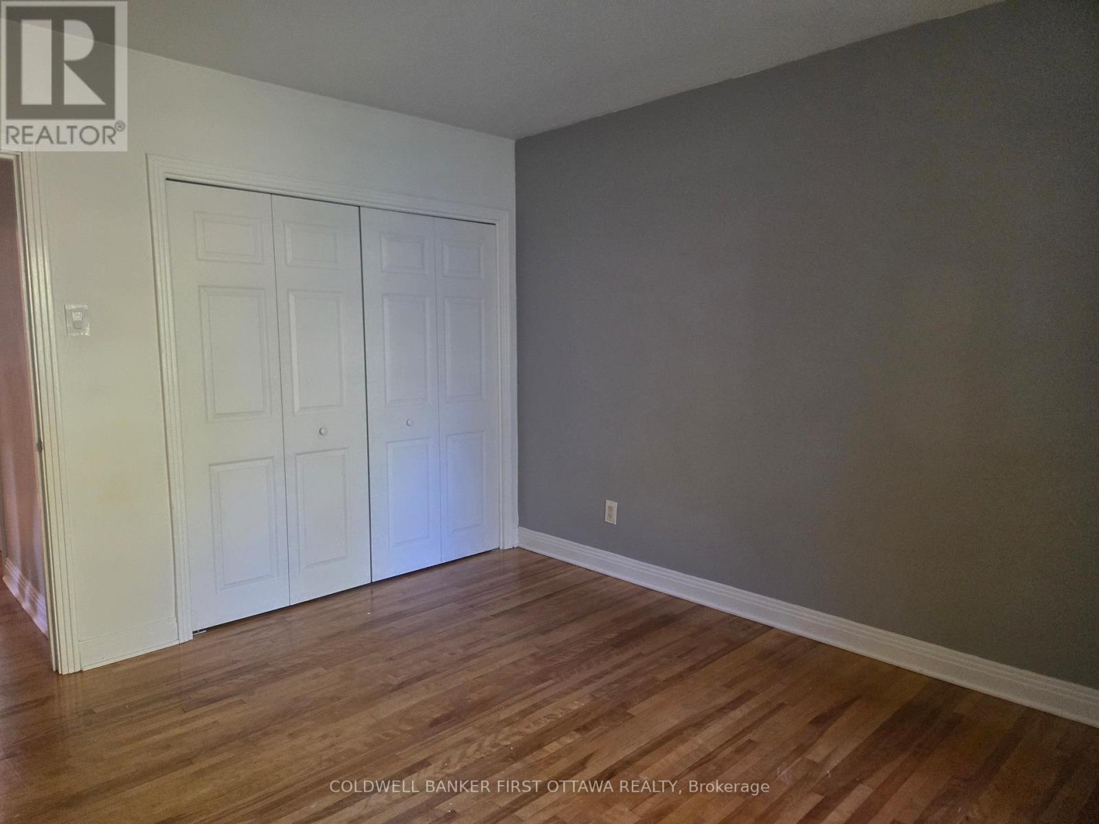 63 Crownhill Street, Ottawa, Ontario  K1J 7K7 - Photo 11 - X12445977